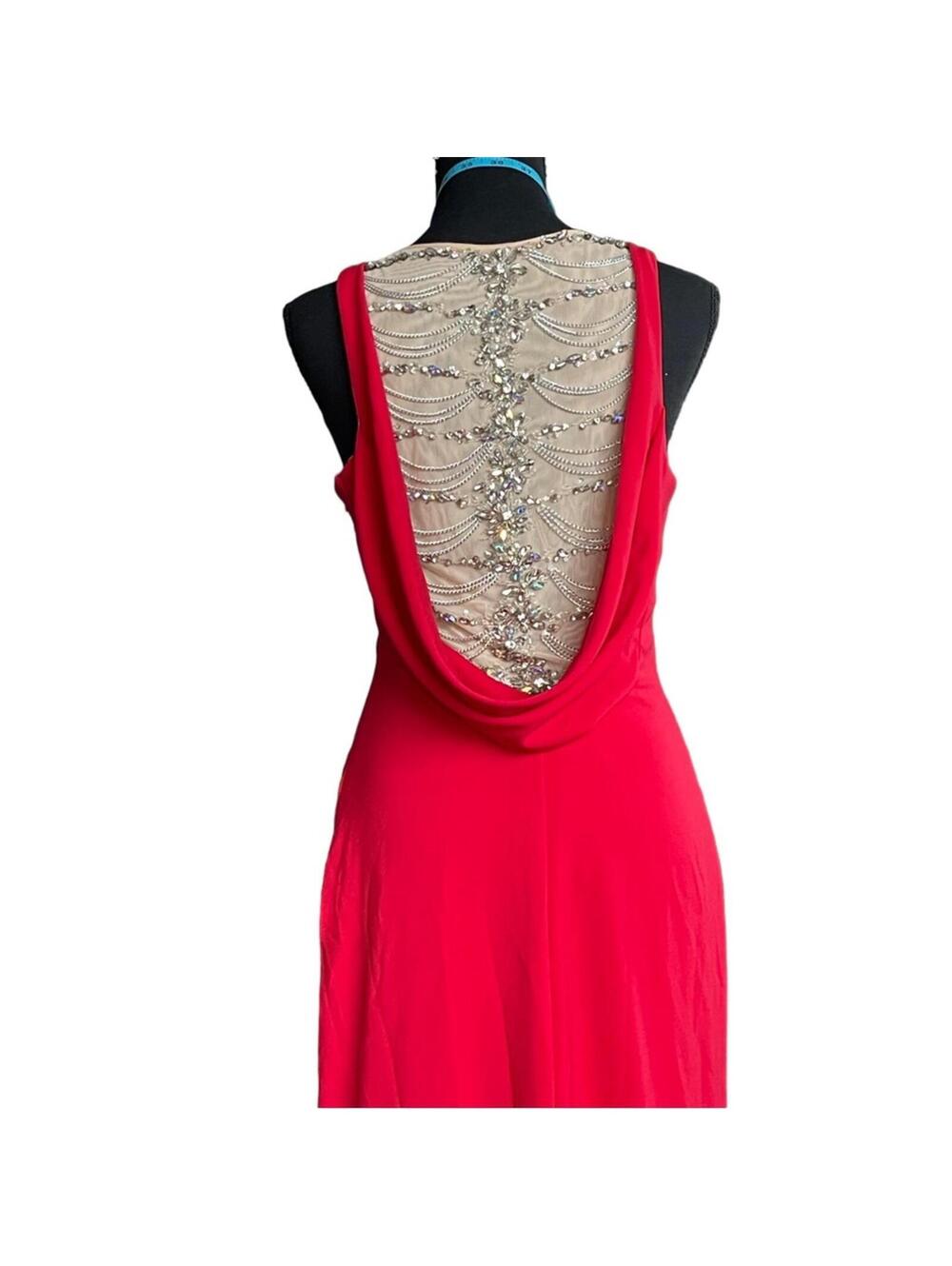 Elegant Red Sleeveless Evening Gown with Open Back and Train - Picture 4 of 9